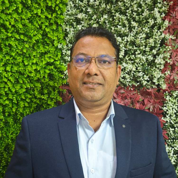  Dipak Sardesai