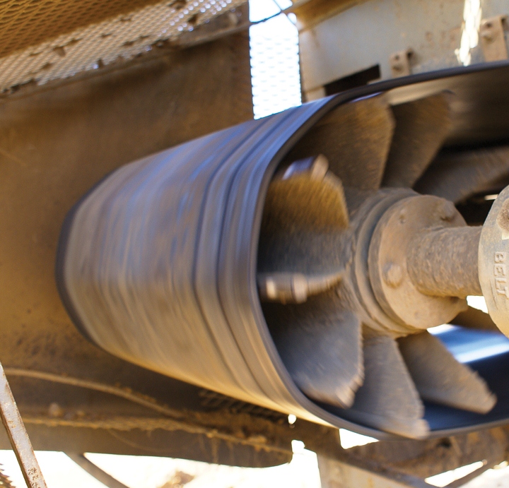 Wing pulleys incorporate vanes like paddle wheel of a steamboat